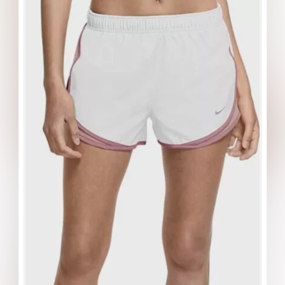 NIKE WOMEN SHORTS